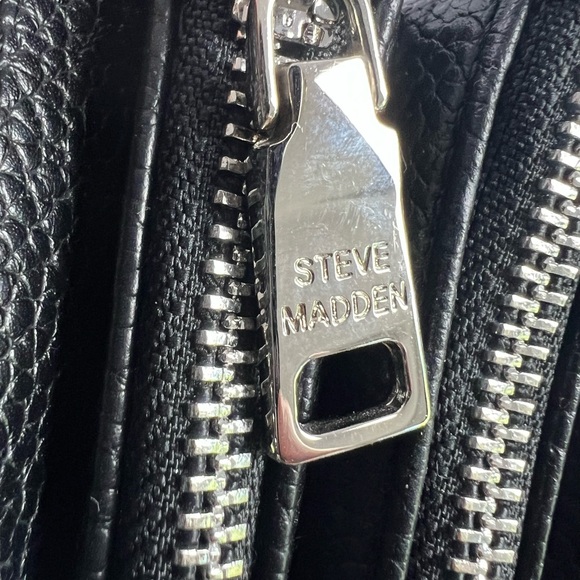 Steve Madden Crossbody - Picture 4 of 13